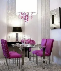 Розовые стулья для кухни в интерьере