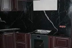 Мрамор марквина черный столешница в интерьере кухни