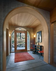 Semicircular hallway design