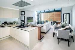 Дизайн кухни гостиной с полуостровом