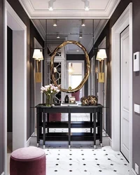 Mirror opposite mirror in hallway design