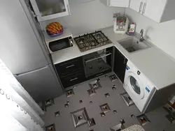 Дызайн кухні 6 метраў з калонкай халадзільнікам і пральнай