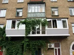 Balcony for two apartments photo
