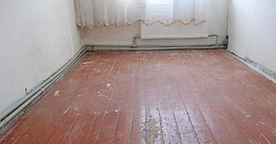 Old floors in the apartment photo