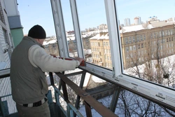 Plastic windows installation photo in the apartment