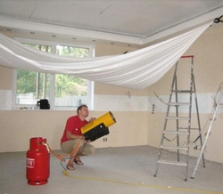 Как устанавливают натяжные потолки в квартире фото