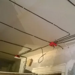 Проводка натяжной потолок по потолку в квартире фото