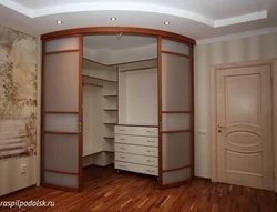 Шкафы купе с маленькую квартиру дизайн