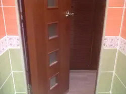Дзверы туалет ванная ў скрынцы фота