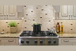 Photo of ceramic tiles as an apron in the kitchen