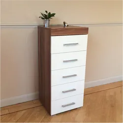 Photo of a narrow chest of drawers in the bedroom