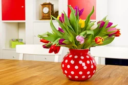 Кухня фото тюльпаны