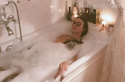 Bath Eva photo