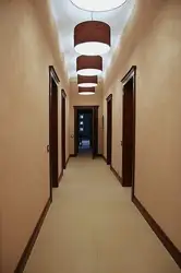 Boş koridorun şəkli