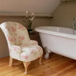 Кресло в ванной фото