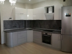 Photo of metallic gloss kitchen