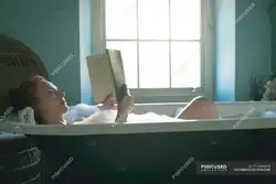 Ванна з кніг фота