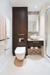 Орнату және шкафы бар ванна бөлмесінің дизайны