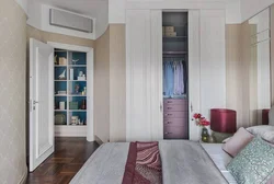 Bedroom Design With Door In Corner