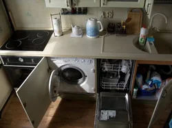 Дизайн маленькой кухни с посудомоечной машиной и стиральной машиной