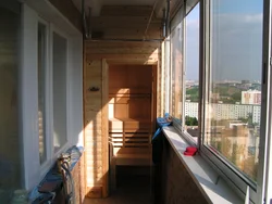 Пәтер фотосындағы балкондағы сауна