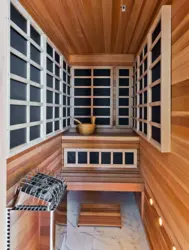Kvartira fotosuratidagi balkonda sauna