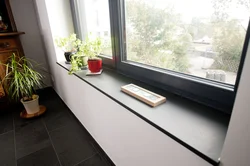 Окно без подоконника в интерьере квартиры фото