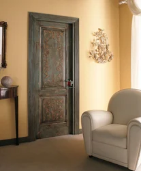 Оливковые двери в интерьере квартиры