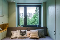 Серые окна в интерьере квартиры