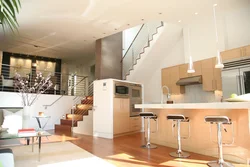 Дизайн кухни в двухэтажном доме