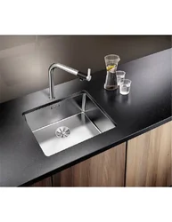 Sink color in kitchen design