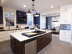 Kitchen design with sink in the middle