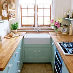 Kitchen design with sink in the middle