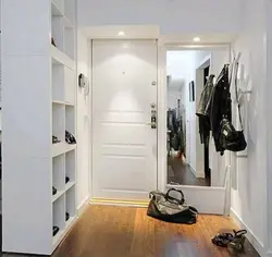 Дизайн прихожей шкаф напротив двери