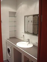 Sağda lavabo ilə vanna otağı dizaynı