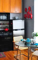 Дизайн Кухни С Холодильником И Столом
