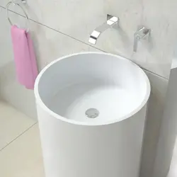 Mərtəbədə dayanan vanna otağı lavabo şəkli