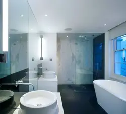 Белый потолок в ванной фото