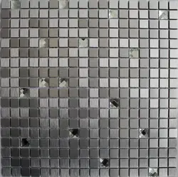 Ванна бөлмесінің фотосуретіндегі металл плиткалар