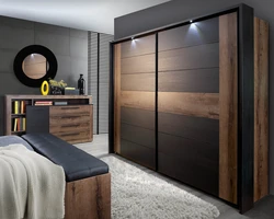 Шкаф коричневый в спальню фото