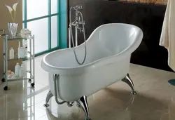 Acrylic bathtub with legs photo