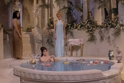 Клеопатраның фотосы сияқты ванна