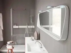 Белое зеркало в ванной фото