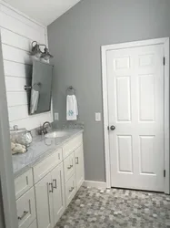 Light bathroom doors photo