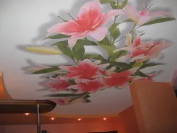 Цветы на потолке кухни фото