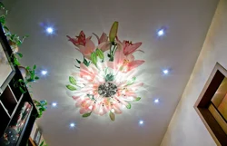Цветы на потолке кухни фото