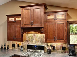 Кухни деревянные с вытяжкой фото