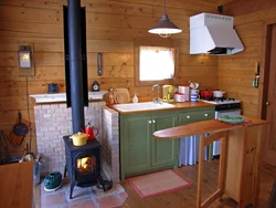 Кухня в маленьком домике фото
