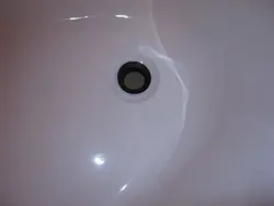 Слив воды в ванной фото