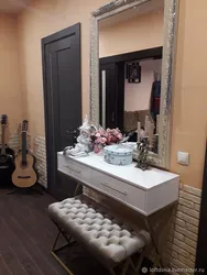 Photo of a dressing table in the hallway